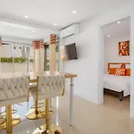O Soleil Bright With Terrace And Private Parking Будинок відпочинку