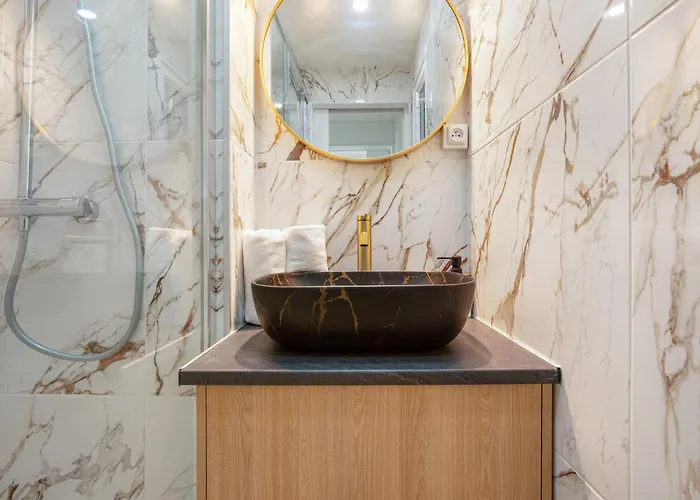 O Soleil Bright With Terrace And Private Parking 度假居